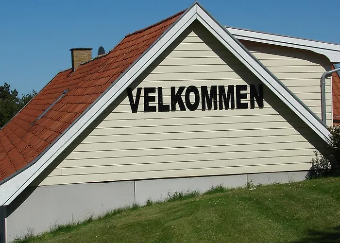 Sandkaas Family &